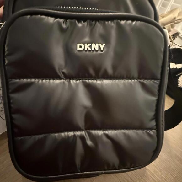 DKNY Nylon Flight Shoulder Bag New With Tags - Picture 3 of 8